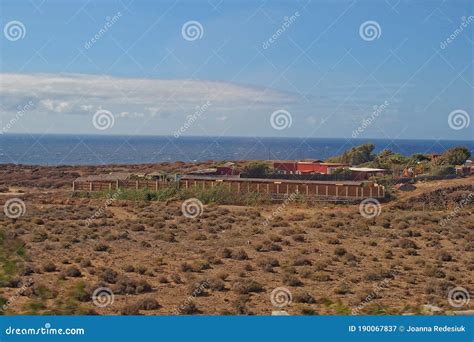 Paisajes De La Isla Española De Tenerife Con La Autopista Y El Océano