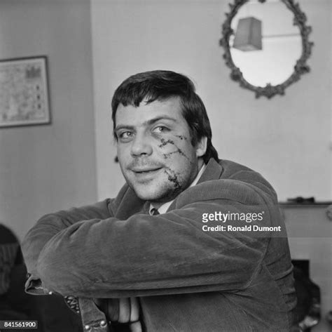 Oliver Reed Photos And Premium High Res Pictures Getty Images