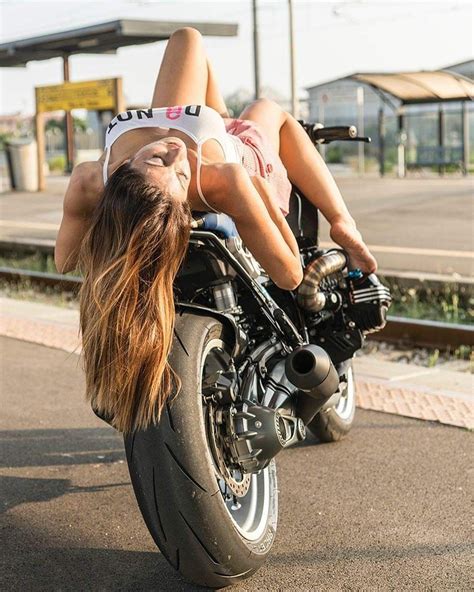 Female Motorcycle Riders Motorcycle Travel Bobber Motorcycle