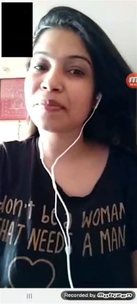 Sexy Bhabi Showing On Video Call Aagmaal