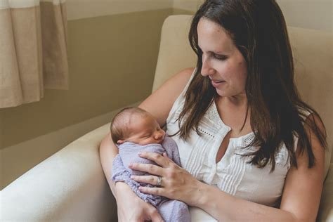 Mommy Judgement Couldnt Be More Real Postpartum Breastfeeding Woes