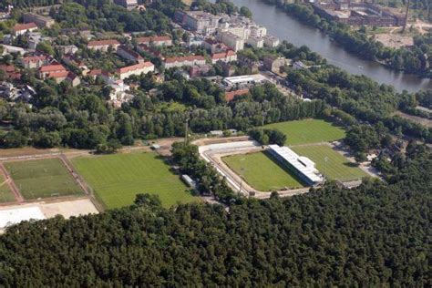 Die heimspiele werden im stadion an der alten försterei. Union Berlin Stadium Forest / Union Berlin invite fans to ...
