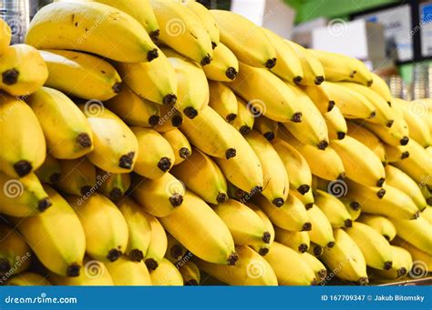 Pile Of Bananas At The Market Stock Image Image Of Juicy Lifestyle