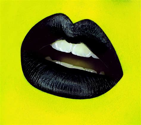 Lisa Marie Charron Makeup Artist Fluolips Lips Blacklips Matlips Green Lip Art Makeup