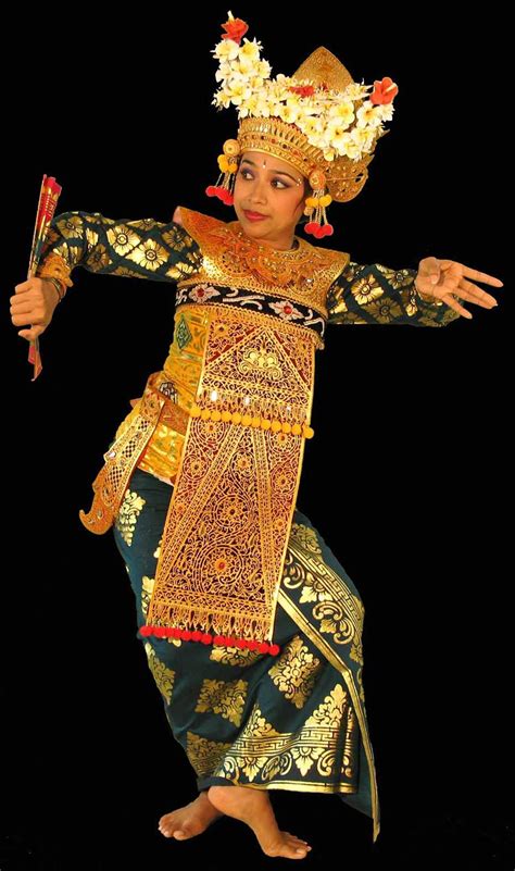 Balinese Dancerni Made Pujawatidancing The RÔle Of The Legong