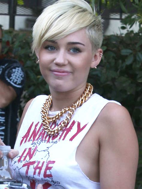 Miley Cyrus Braless And Sideboob Flashing Again In L A