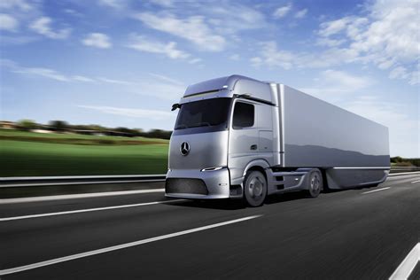 Nfz Messe Mercedes Benz Trucks Zeigt Elektro Lkw F R Den Fernverkehr