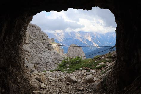 Lagazuoi Tunnels Hike De Meest Bijzondere Dolomieten Wandeling