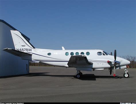 Beech A100 King Air Untitled Aviation Photo 0340572