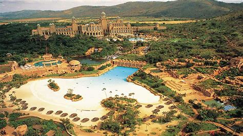 From the distinctive grandeur of the african suite to the king suite with its unforgettable maple paneling, delicately coloured ceilings and stunning views over the lost city. Sun City Resort | South Africa Safari | Africa Uncovered