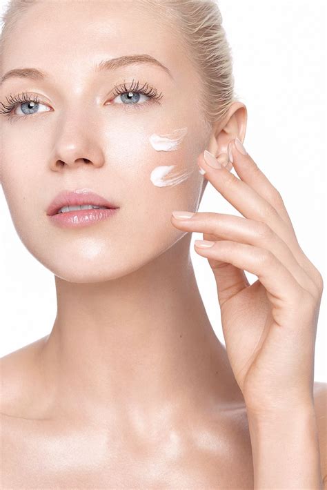 Commercial Beauty Shots On Behance Skincare Inspiration Beauty