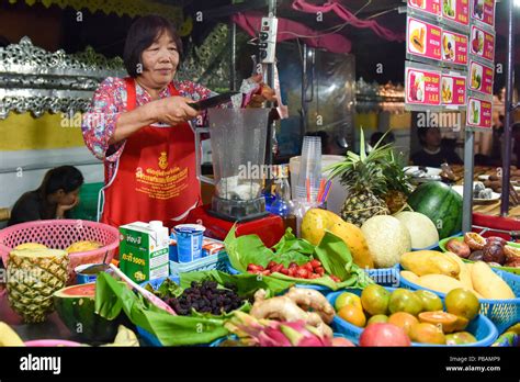 Food Stall Pai Hi Res Stock Photography And Images Alamy