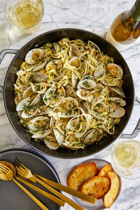 Easy Linguine With Clams Damn Delicious
