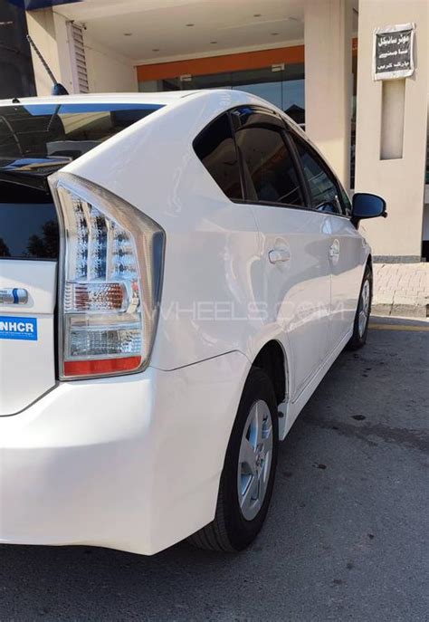 Toyota Prius S Led Edition For Sale In Islamabad Pakwheels