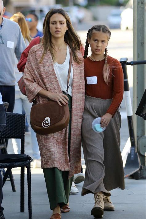 Jessica Alba Steps Out With Her Daughter Honor Warren In Brentwood Los Angeles