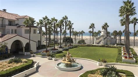 Lighthouse Courtyard At Hyatt Regency Huntington Beach Resort And Spa