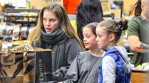Lisa Marie Presley And Twin Daughters Spotted On Rare Outing Photos