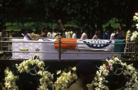 Celebrity Funeral Open Casket Famous Peoples Coffins River Phoenix