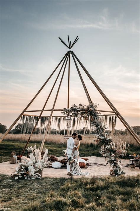 Naked Tipis Create Flow And A Unique Space Cotswold Tipis