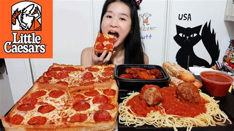 Massive Little Caesars Feast in USA! Deep Dish Pepperoni Pizza