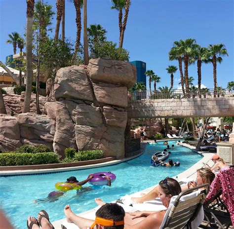 Mann Ertragen 100 Jahre Las Vegas Hotels With Lazy River Untreue Abgabe Frost