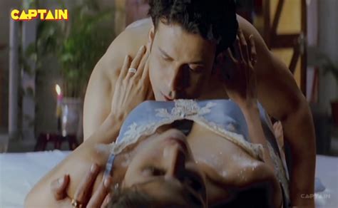 Shilpa Shetty Sexy Scene In Fareb Aznude