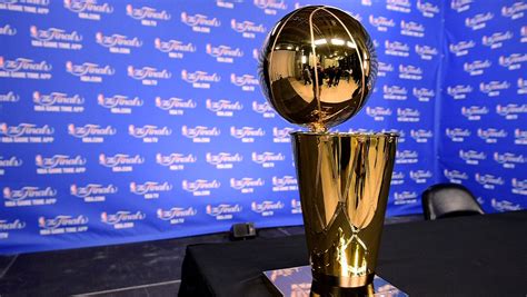 635660485836917199 2015 04 30 Nba Trophywidth1705andheight963andfit