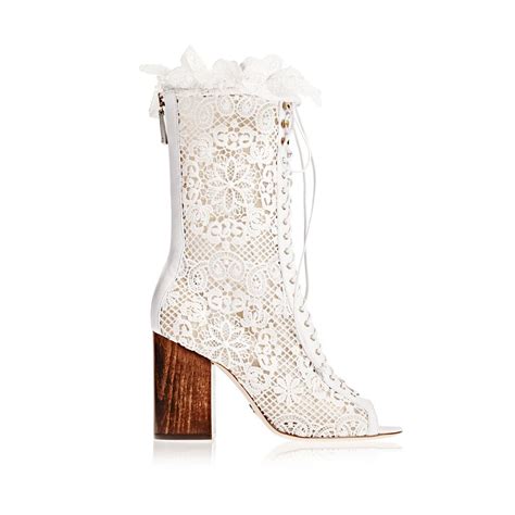 27 Bridal Booties Made For Winter Brides