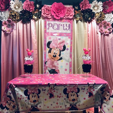 Minnie Mouse Paper Flower Backdrop Paper Flower Backdrop Paper