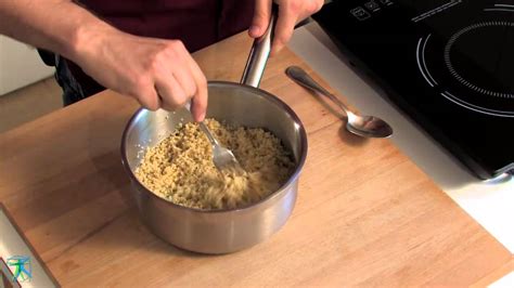 Quinoa is a good source of iron and magnesium. Faire cuire du quinoa - YouTube