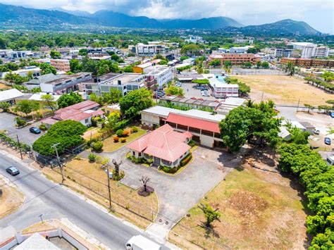 VALERIE LEVY & ASSOCIATES LTD. - Commercial Lot for Sale USD $1900000