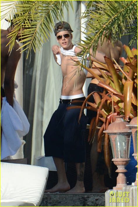 Justin Bieber Shirtless Underwear Clad In Miami Photo Justin Bieber Shirtless