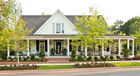 Farmhouse Landscaping Front Yard 99 Gorgeous Photos 89