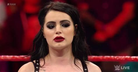British Wwe Superstar Paige Tearfully Confirms She S Retiring Months After Suffering Devastating
