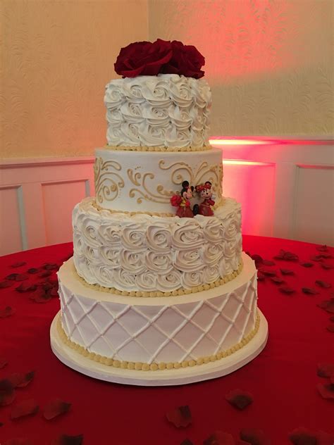 Ivory Buttercream Wedding Cake With Red Roses 4003 Ivory Wedding