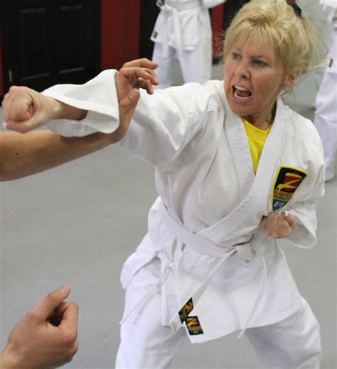 Beneficios Para Chicas Y Mujeres De Practicar Karate Yoshukai Uechi Ryu Karate Do