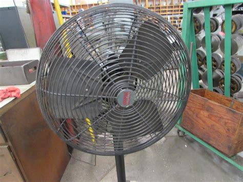 Machines Used Dayton 20 Shop Fan With Pedestal Base