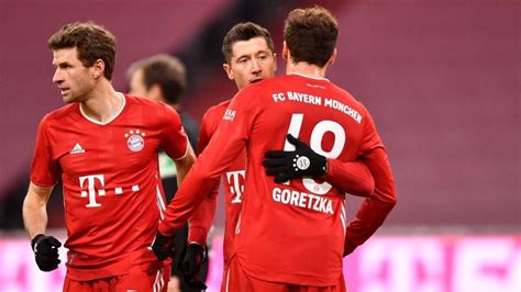 Bayern münchen played against fc augsburg in 2 matches this season. Augsburgo vs Bayern: El líder se quiere fugar en la Bundesliga