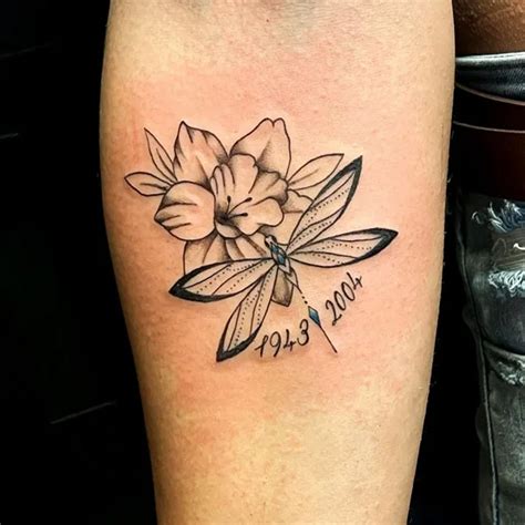 56 December Birth Flower Tattoo Ideas To Idolize In 2023