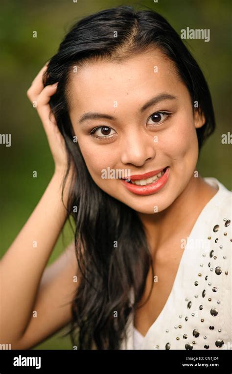 Vietnamese Model Hi Res Stock Photography And Images Alamy