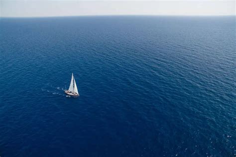 The Atlantic Ocean Sailing Experience What Is It Like Oceanpreneur