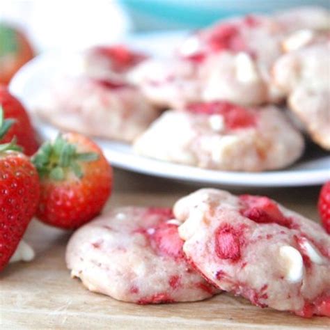 Easy Strawberry Shortcake Cookies