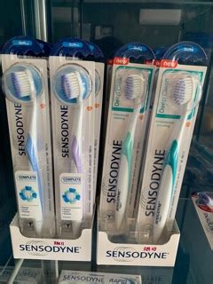 Sensodyne herbal toothpaste 100g pcs merupakan pasta gigi dengan ekstrak herbal alami eucalyptus & fennel serta potassium nitrate yang berfungsi untuk meredakan sensitivitas, mencegah gigi berlubang, menjaga kesehatan gusi dan menyegarkan nafas. BERUS GIGI LEMBUT SENSODYNE COMPLETE CARE TOOTHBRUSH (SOFT ...