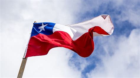 Fiestas Patrias ¿cuáles Son Las Multas Por No Colocar La Bandera Chilena