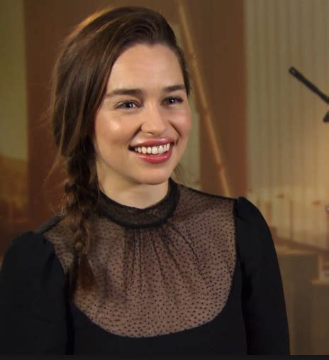 Emilia Clarke Age Net Worth Wiki Boyfriend Height House