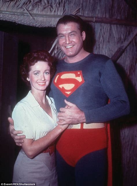 Supermans First Lois Lane Actress Noel Neill Dies Aged 95 Daily Mail