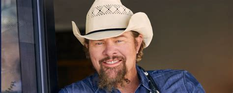 toby keith makes surprise appearance at jason aldean show 100 9 the grade classic country hits