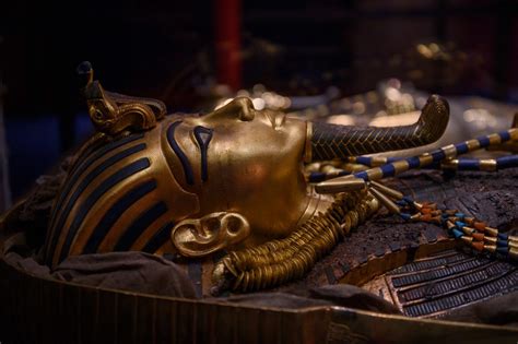 the 2022 tutankhamun discovery 100th anniversary gold sovereign range hattons of london