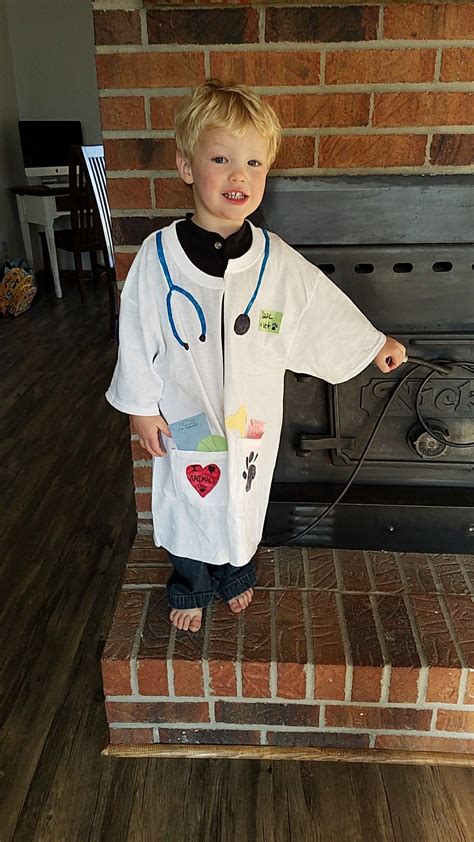 Diy Kids Veterinarian Costume For Career Day At School Made From A T