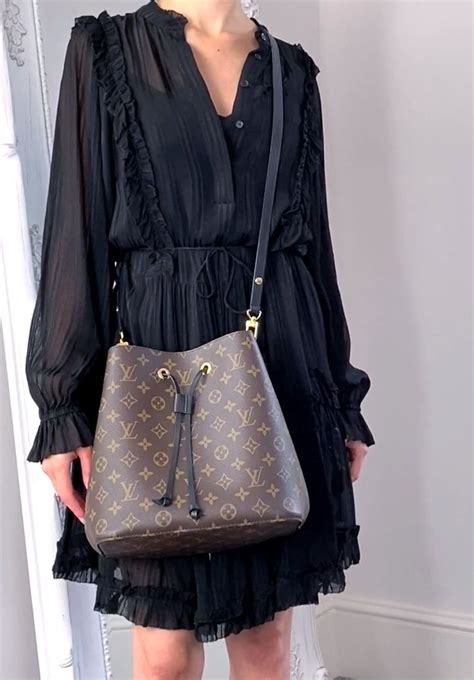 Lv Neonoe Monogram Black Leather Outfit Video Louis Vuitton Bag